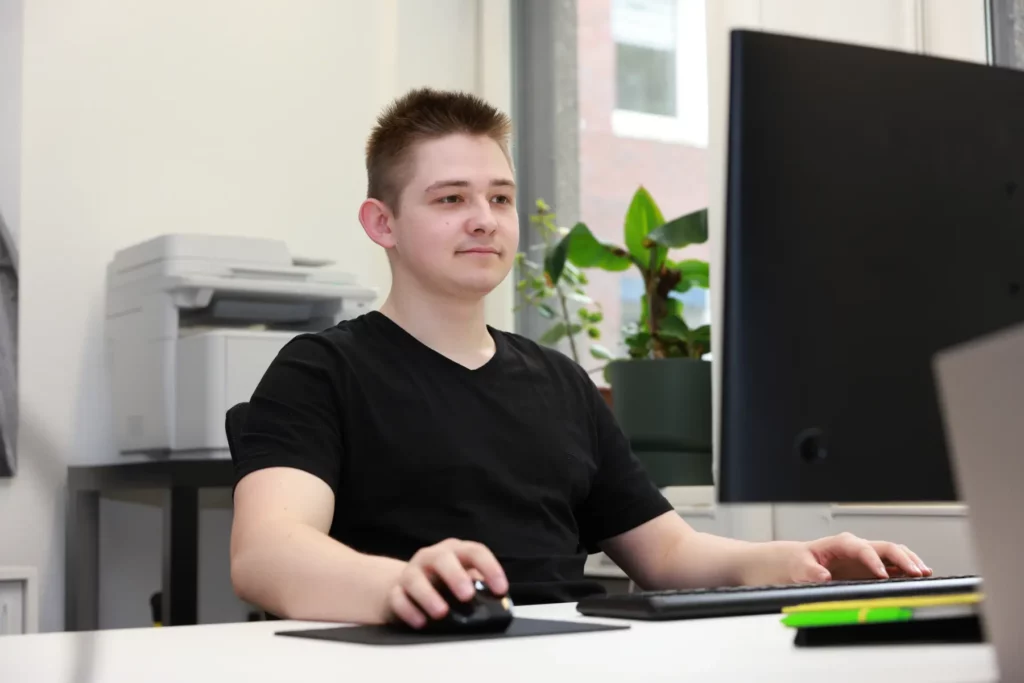 Maxim bei der Arbeit